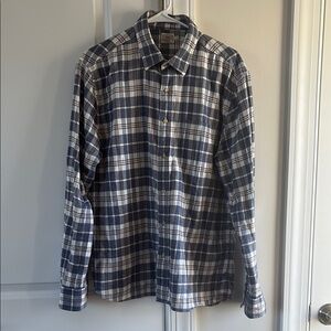 Faherty stretch featherweight flannel in Rainier Plaid - L